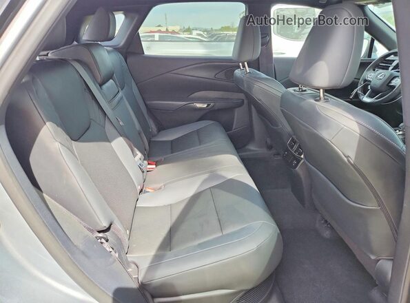 2T2BBMCA7SC084529 2025 LEXUS RX Silver Widok wnętrza z tyłu