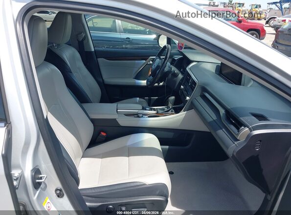 2T2BZMCA1GC049570 2016 LEXUS RX 350 Серебряный Вид салона спереди