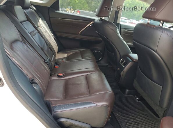 2T2BZMCA1HC128822 2017 LEXUS RX Белый Вид задней части салона