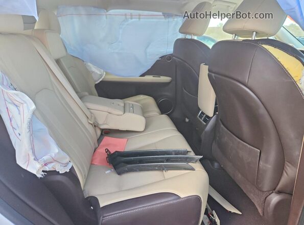 2T2BZMCA8HC117512 2017 LEXUS RX White Вид задньої частини салону