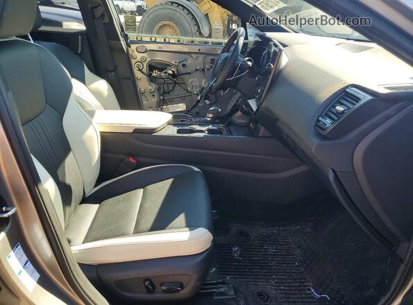 2T2GGCEZ4NC013796 2022 LEXUS NX Silver Widok wnętrza z przodu