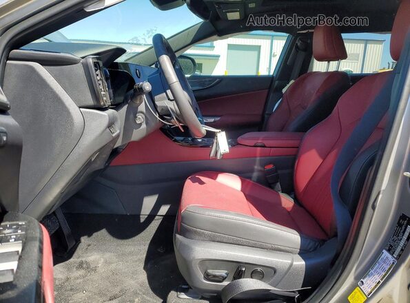 2T2GGCEZXTC098060 2026 LEXUS NX Серебряный Вид салона спереди