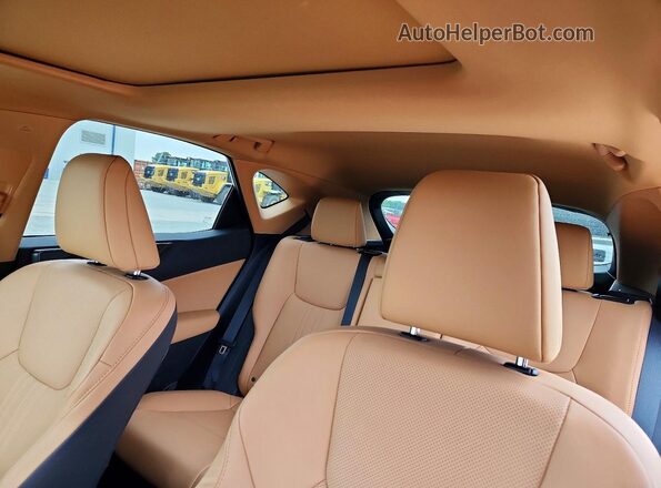 2T2GKCEZ7TC058646 2026 LEXUS NX Белый Вид задних сидений