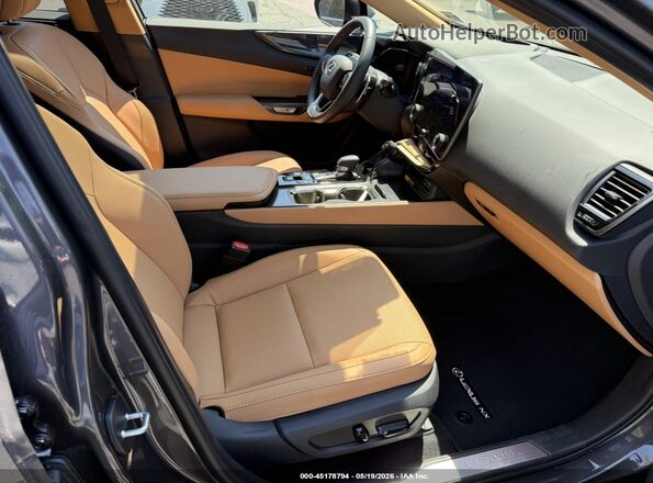 2T2GKCEZ8TC060566 2026 LEXUS NX 350H Серебряный Вид салона спереди