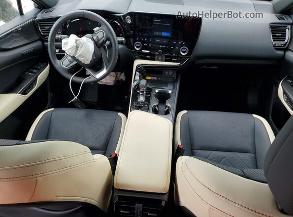 2T2HKCEZ8PC013466 2023 LEXUS NX Silver Vista del salpicadero