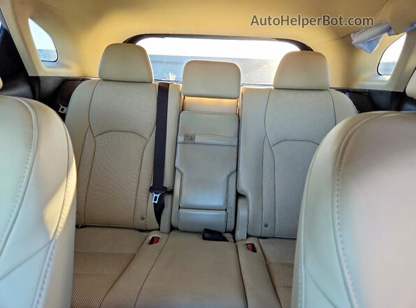 2T2HZMAA0LC166287 2020 LEXUS RX White Rear seats view