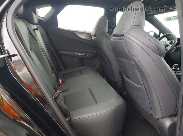 2T2KGCEZ8RC045411 2024 LEXUS NX Черный Вид задней части салона