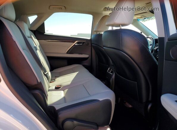 2T2ZZMCA7HC088745 2017 LEXUS RX Белый Вид задней части салона