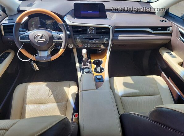 2T2ZZMCA7HC090866 2017 LEXUS RX Белый Вид панели приборов