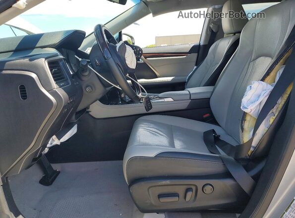 2T2ZZMCA8JC113514 2018 LEXUS RX Серебряный Вид салона спереди