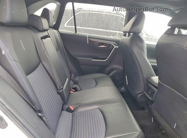 2T35WRFV0SW280948 2025 TOYOTA RAV4 White Widok wnętrza z tyłu
