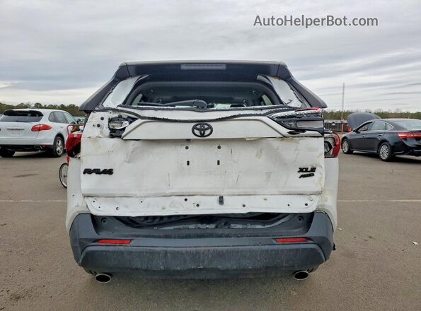 2T3A1RFV0LW125895 2020 TOYOTA RAV4 Белый Вид сзади