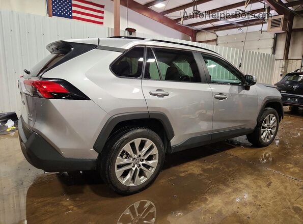 2T3A1RFV4RC450902 2024 TOYOTA RAV4 Silver Задня права чверть