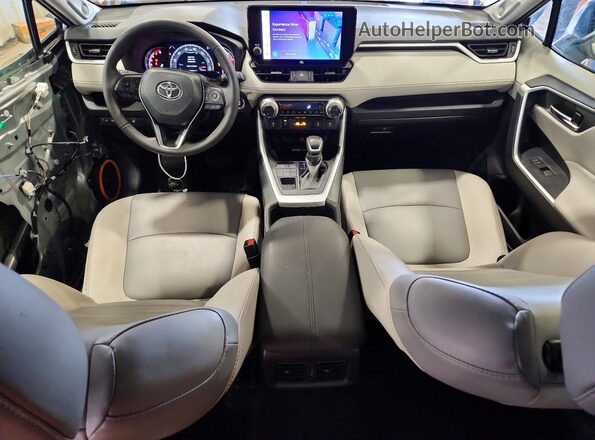 2T3A1RFV4RC450902 2024 TOYOTA RAV4 Silver Вид панелі приладів