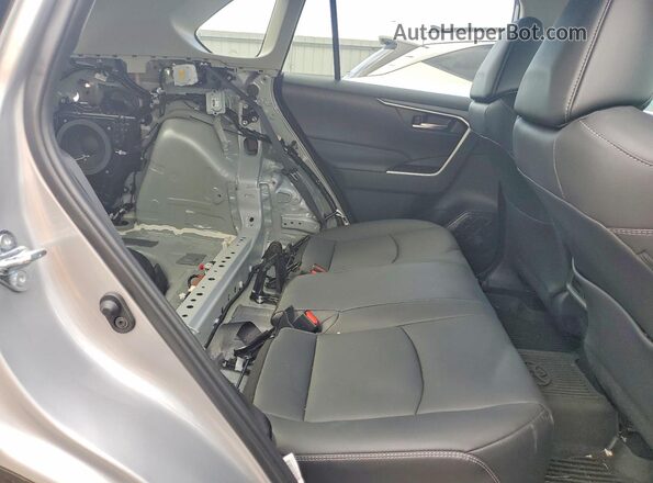 2T3A1RFV4SW593188 2025 TOYOTA RAV4 Silver უკანა სავარძლების ხედი