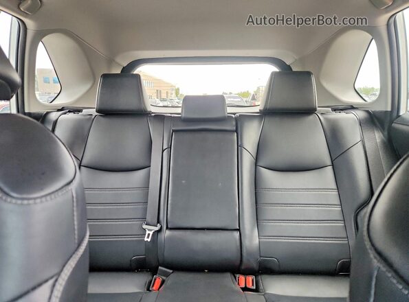 2T3A1RFV8RW422647 2024 TOYOTA LE Gray Vista de los asientos traseros