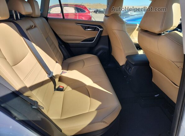 2T3B6RFV3MW021831 2021 TOYOTA RAV4 Белый Вид задней части салона