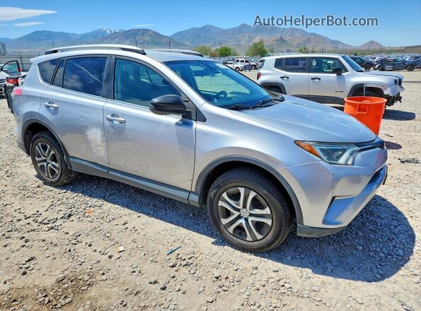 2T3BFREV3HW619912 2017 TOYOTA RAV4 Silver Delantero derecho