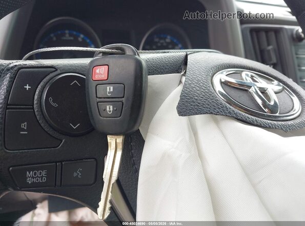 2T3BFREVXJW856497 2018 TOYOTA LE Silver Dashboard view