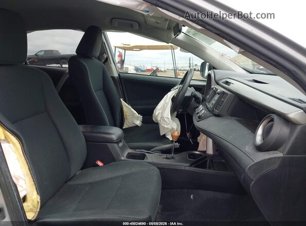 2T3BFREVXJW856497 2018 TOYOTA LE Silver Front interior view
