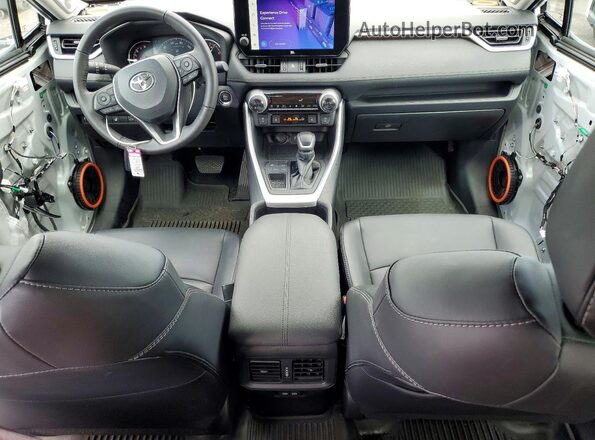 2T3C1RFV1RW331289 2024 TOYOTA RAV4 White წინა პანელის ხედი