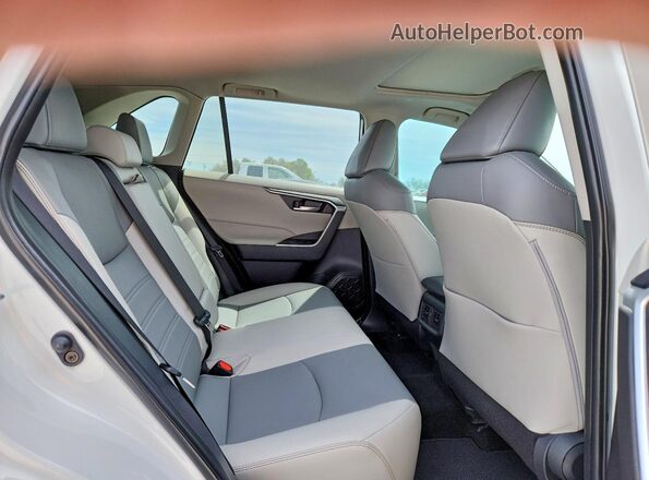 2T3C1RFV1SW434993 2025 TOYOTA RAV4 White Rear interior view