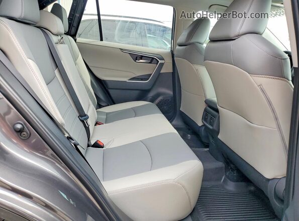 2T3C1RFV3SW425731 2025 TOYOTA RAV4 Gray Вид задньої частини салону