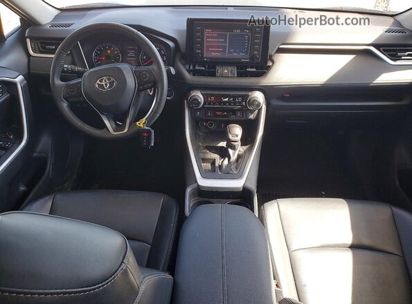 2T3C1RFV6LC072372 2020 TOYOTA LE Черный Вид панели приборов