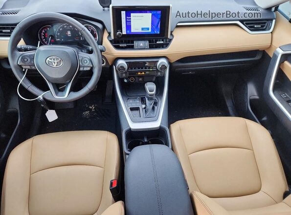 2T3C1RFV7PW280653 2023 TOYOTA LE Белый Вид панели приборов