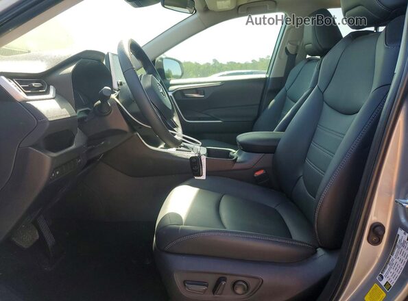 2T3C1RFV9SW433378 2025 TOYOTA RAV4 Silver Սալոնի դիմացի տեսք