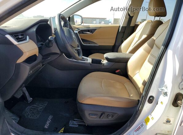 2T3C1RFVXSW396342 2025 TOYOTA RAV4 White Вид салону спереду