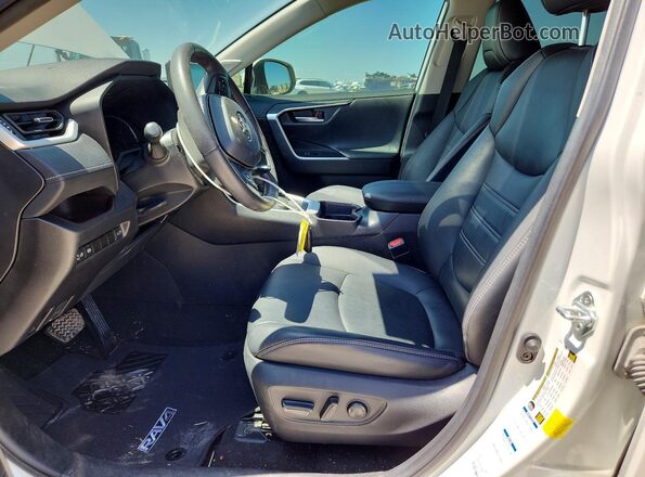 2T3D6RFV8MW025883 2021 TOYOTA RAV4 White Widok wnętrza z przodu
