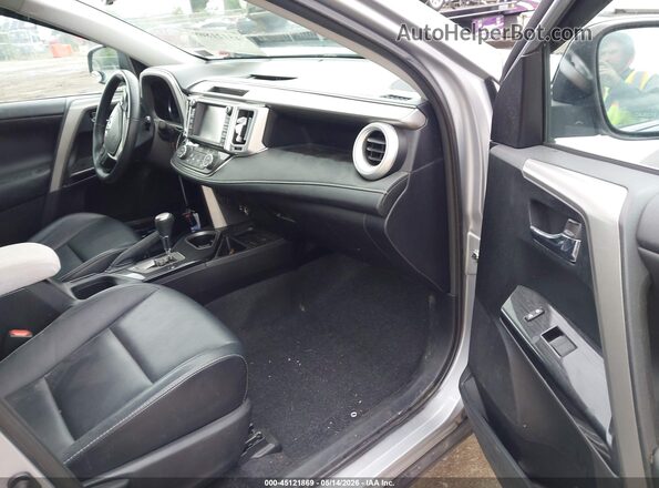 2T3DFREV0HW595643 2017 TOYOTA RAV4 Silver Vista interior delantera