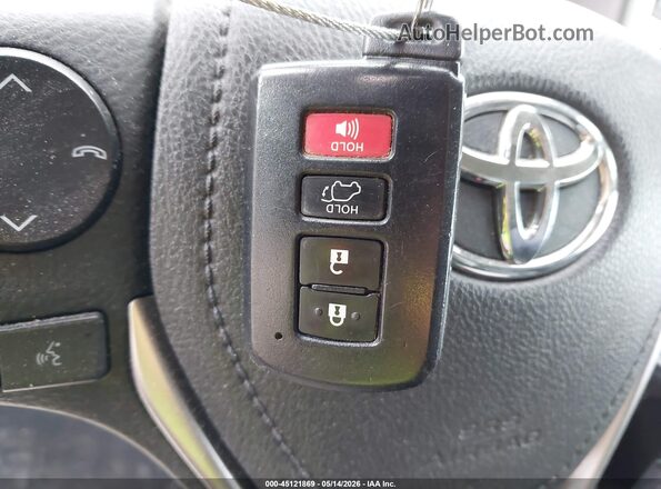 2T3DFREV0HW595643 2017 TOYOTA RAV4 Silver Vista del salpicadero