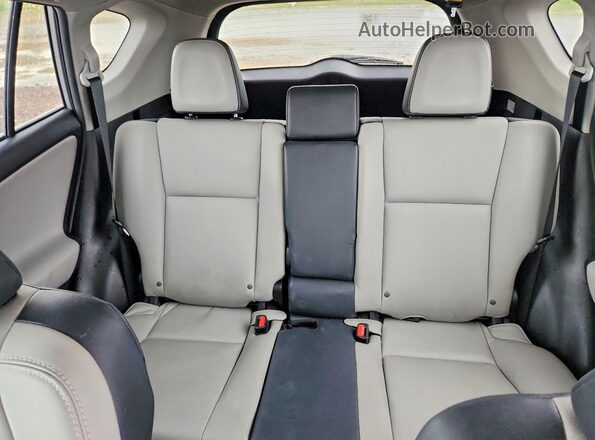 2T3DFREV5JW702899 2018 TOYOTA RAV4 Серебряный Вид задних сидений