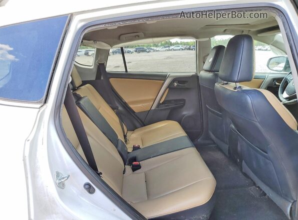 2T3DFREV7HW607707 2017 TOYOTA LIMITED White Widok wnętrza z tyłu