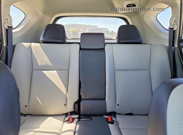 2T3DFREV8GW453359 2016 TOYOTA RAV4 White Vista de los asientos traseros