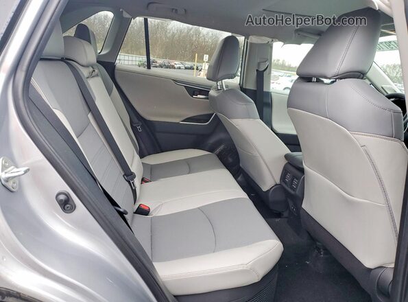 2T3DWRFV4LW058166 2020 TOYOTA RAV4 Серебряный Вид задней части салона