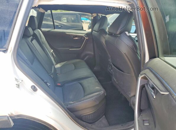 2T3E6RFV2RW051603 2024 TOYOTA RAV4 White Widok wnętrza z tyłu