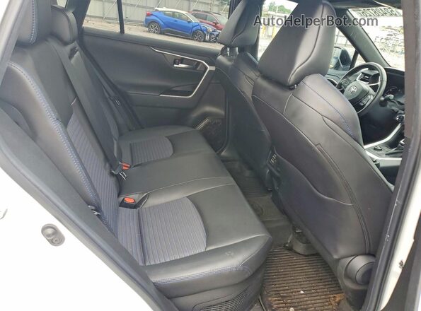 2T3E6RFV3NW031063 2022 TOYOTA RAV4 Белый Вид задней части салона
