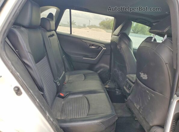 2T3E6RFV8MW010319 2021 TOYOTA RAV4 Белый Вид задней части салона