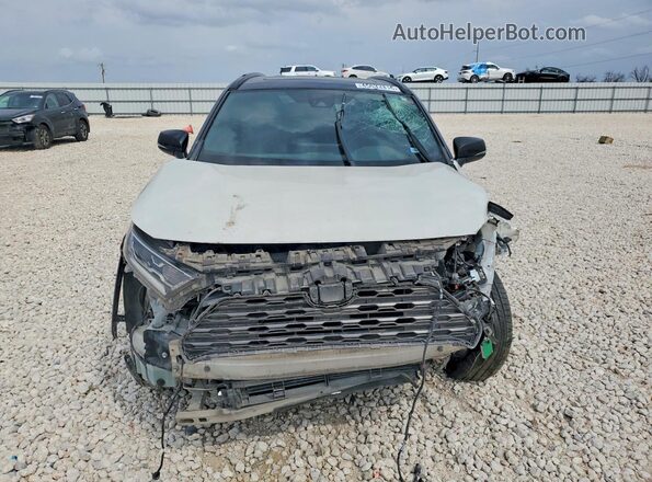 2T3E6RFV8MW010319 2021 TOYOTA RAV4 Белый Вид спереди