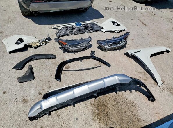 2T3E6RFV8MW019120 2021 TOYOTA RAV4 White VIN კოდის სტიკერის ხედი