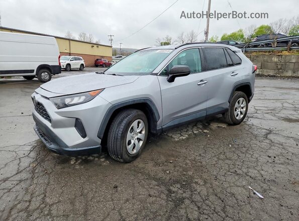 2T3F1RFV1KW006919 2019 TOYOTA RAV4 Серебряный Передняя левая четверть