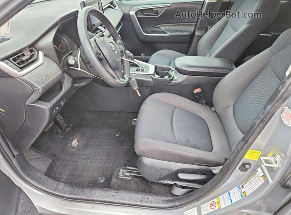 2T3F1RFV1KW006919 2019 TOYOTA RAV4 Серебряный Вид салона спереди