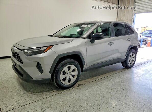 2T3F1RFV1SW518695 2025 TOYOTA RAV4 Silver Vista tres cuartos delantera izquierda