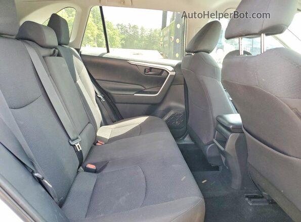 2T3F1RFV4KW050428 2019 TOYOTA RAV4 Silver Vista interior trasera