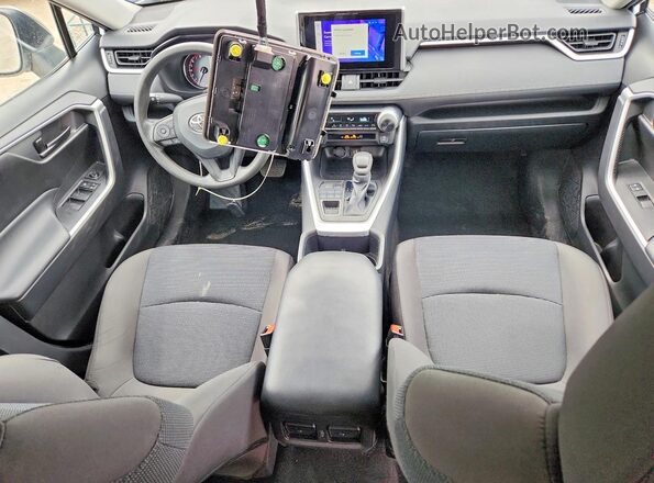 2T3F1RFV5PC351542 2023 TOYOTA RAV4 White Вид панелі приладів