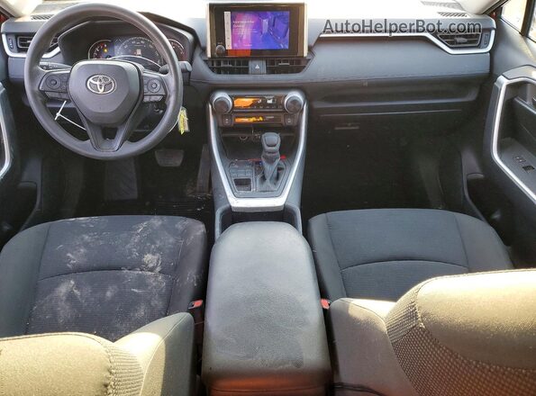 2T3F1RFV5RW426032 2024 TOYOTA RAV4 Красный Вид панели приборов