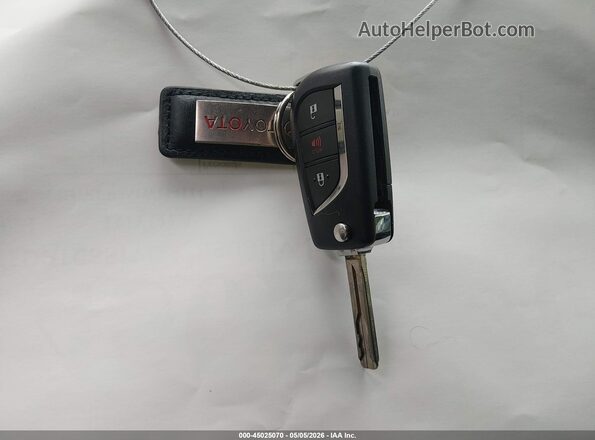 2T3H1RFV3MW154114 2021 TOYOTA LE Красный Вид панели приборов